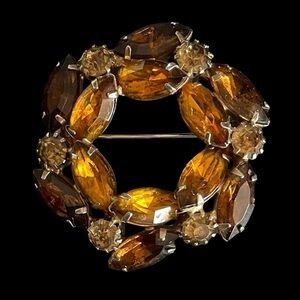 Vintage Silver Tone Topaz Crystal And Rhinestone Wreath Brooch